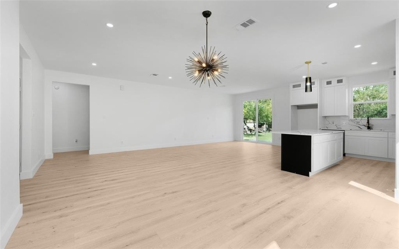 1006 Jackson Street N, Sulphur Springs, TX 75482, 3 Habitaciones Habitaciones , ,2 BañosBaños,Residential,En Venta,1006 Jackson Street N,20739714