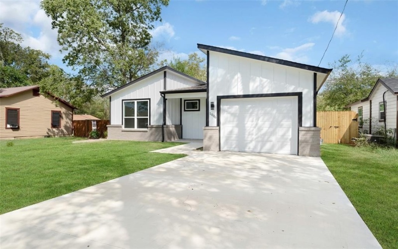 1006 Jackson Street N, Sulphur Springs, TX 75482, 3 Habitaciones Habitaciones , ,2 BañosBaños,Residential,En Venta,1006 Jackson Street N,20739714