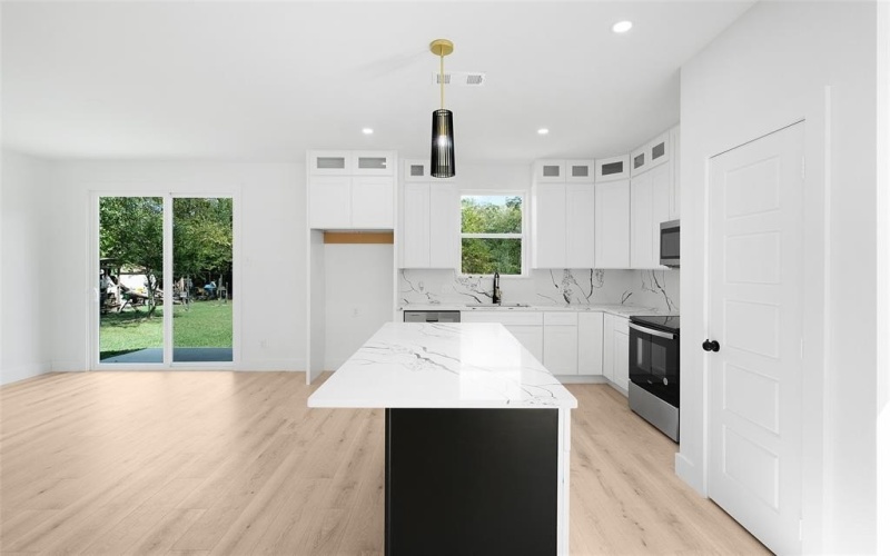 1006 Jackson Street N, Sulphur Springs, TX 75482, 3 Habitaciones Habitaciones , ,2 BañosBaños,Residential,En Venta,1006 Jackson Street N,20739714