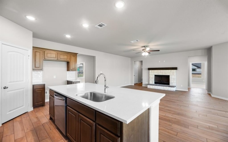 2609 Witness Tree Road, Oak Ridge, TX 75161, 4 Bedrooms Bedrooms, ,2 BathroomsBathrooms,Residential,For Sale,2609 Witness Tree Road,20740511