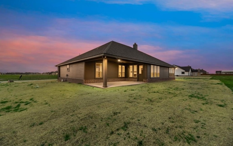 2609 Witness Tree Road, Oak Ridge, TX 75161, 4 Bedrooms Bedrooms, ,2 BathroomsBathrooms,Residential,For Sale,2609 Witness Tree Road,20740511