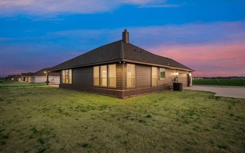 2609 Witness Tree Road, Oak Ridge, TX 75161, 4 Bedrooms Bedrooms, ,2 BathroomsBathrooms,Residential,For Sale,2609 Witness Tree Road,20740511