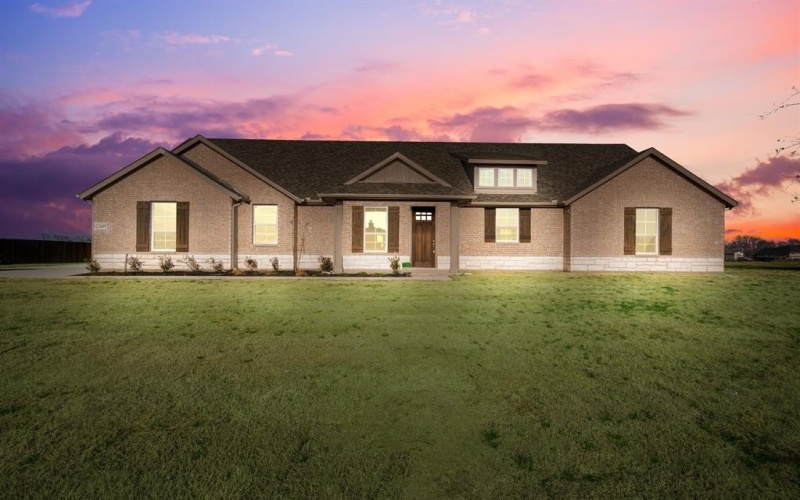 2605 Witness Tree Road, Oak Ridge, TX 75161, 3 Bedrooms Bedrooms, ,2 BathroomsBathrooms,Residential,For Sale,2605 Witness Tree Road,20740526