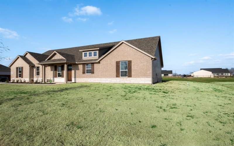 2605 Witness Tree Road, Oak Ridge, TX 75161, 3 Bedrooms Bedrooms, ,2 BathroomsBathrooms,Residential,For Sale,2605 Witness Tree Road,20740526