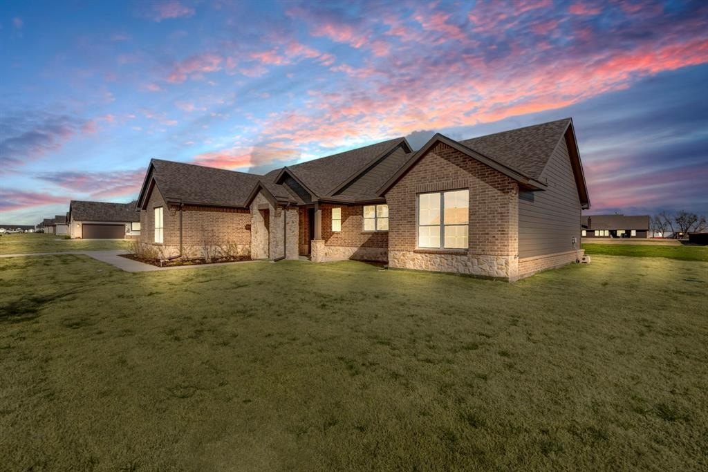 2615 Witness Tree Road, Oak Ridge, TX 75161, 3 Bedrooms Bedrooms, ,2 BathroomsBathrooms,Residential,For Sale,2615 Witness Tree Road,20740538