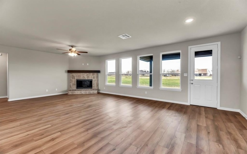 2615 Witness Tree Road, Oak Ridge, TX 75161, 3 Bedrooms Bedrooms, ,2 BathroomsBathrooms,Residential,For Sale,2615 Witness Tree Road,20740538