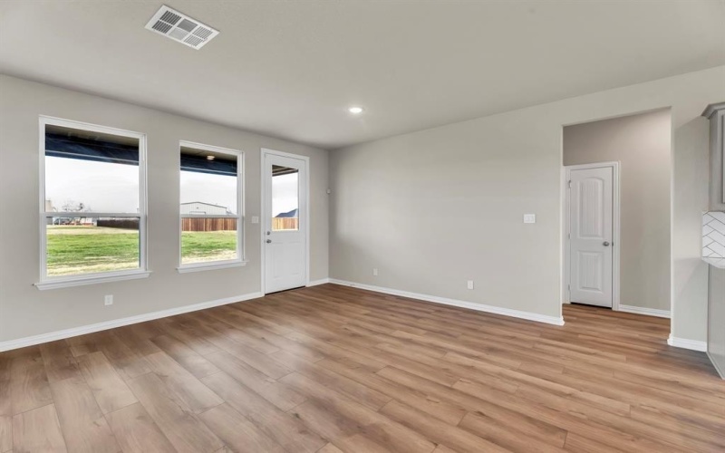 2615 Witness Tree Road, Oak Ridge, TX 75161, 3 Bedrooms Bedrooms, ,2 BathroomsBathrooms,Residential,For Sale,2615 Witness Tree Road,20740538