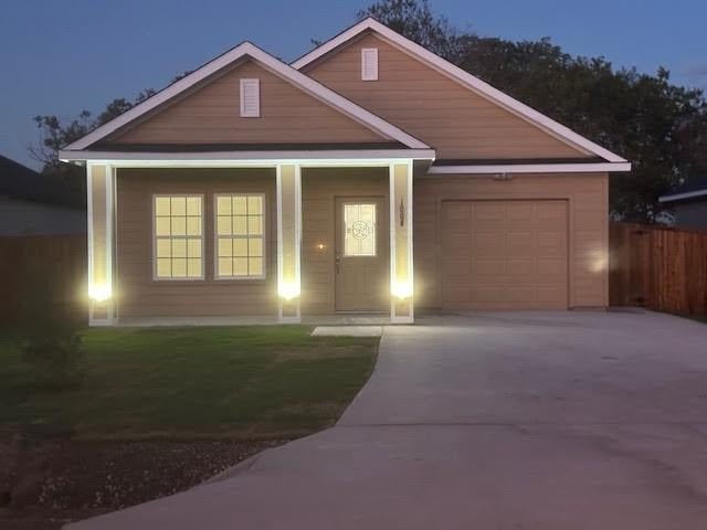 1008 S Preston Street, Ennis, TX 75119, 3 Habitaciones Habitaciones , ,2 BañosBaños,Residential,En Venta,1008 S Preston Street,20740599