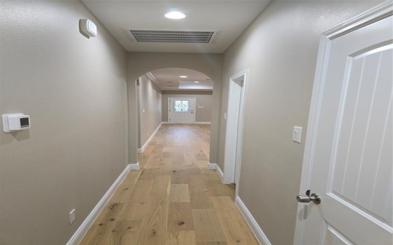 1008 S Preston Street, Ennis, TX 75119, 3 Habitaciones Habitaciones , ,2 BañosBaños,Residential,En Venta,1008 S Preston Street,20740599