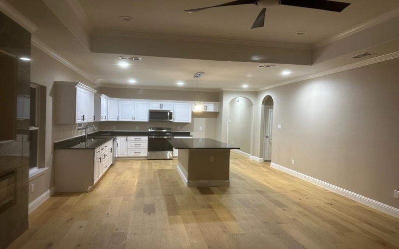 1008 S Preston Street, Ennis, TX 75119, 3 Habitaciones Habitaciones , ,2 BañosBaños,Residential,En Venta,1008 S Preston Street,20740599