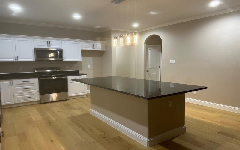 1008 S Preston Street, Ennis, TX 75119, 3 Habitaciones Habitaciones , ,2 BañosBaños,Residential,En Venta,1008 S Preston Street,20740599