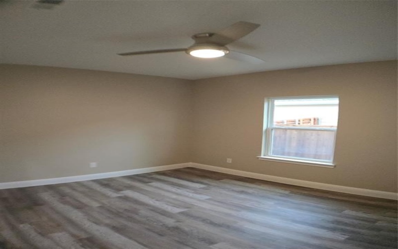1010 S Preston Street, Ennis, TX 75119, 3 Habitaciones Habitaciones , ,2 BañosBaños,Residential,En Venta,1010 S Preston Street,20740604