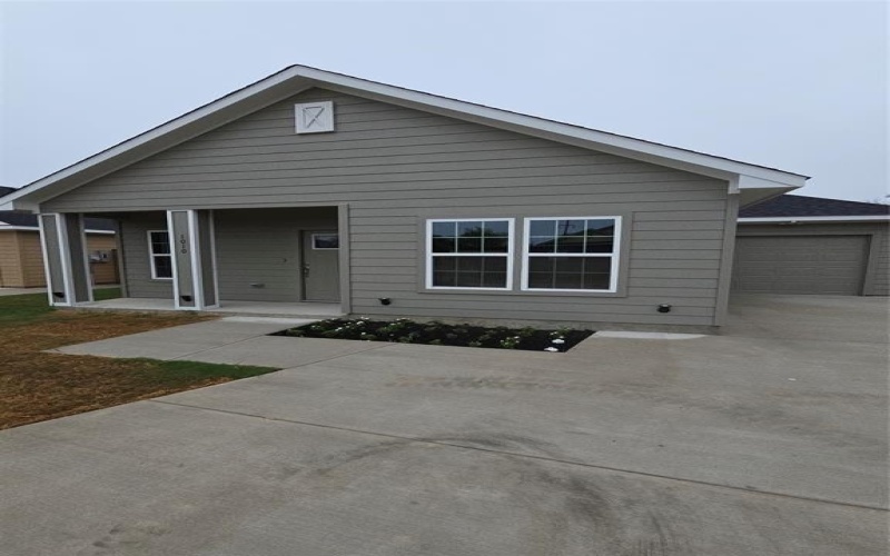 1010 S Preston Street, Ennis, TX 75119, 3 Habitaciones Habitaciones , ,2 BañosBaños,Residential,En Venta,1010 S Preston Street,20740604