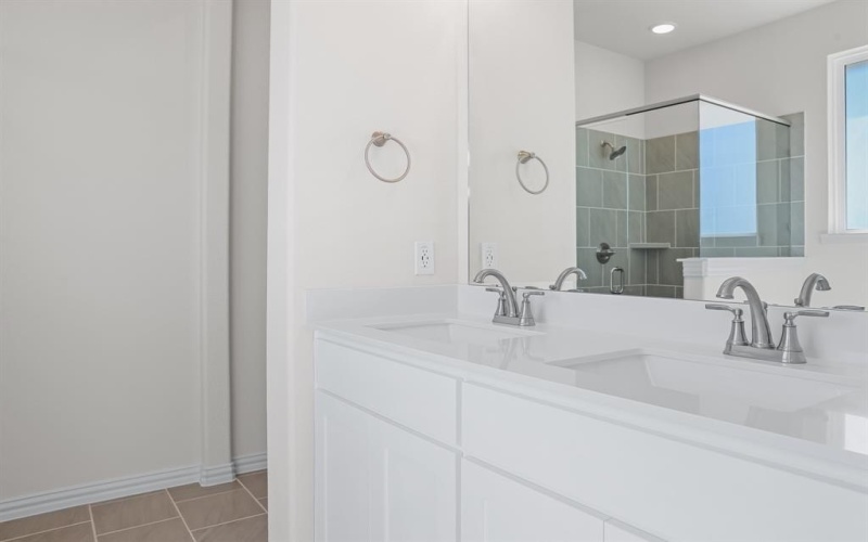 6 Ina Road, Sherman, TX 75090, 3 Bedrooms Bedrooms, ,2 BathroomsBathrooms,Residential,For Sale,6 Ina Road,20741169