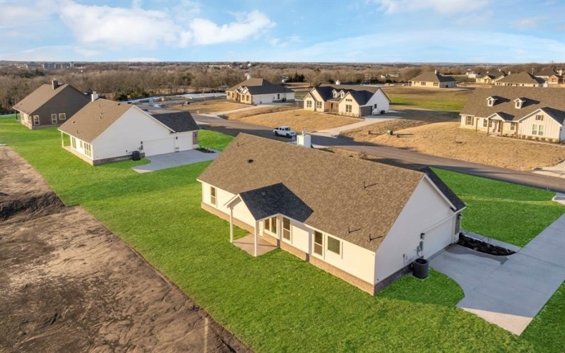 2 Ina Road, Sherman, TX 75090, 4 Bedrooms Bedrooms, ,2 BathroomsBathrooms,Residential,For Sale,2 Ina Road,20741173