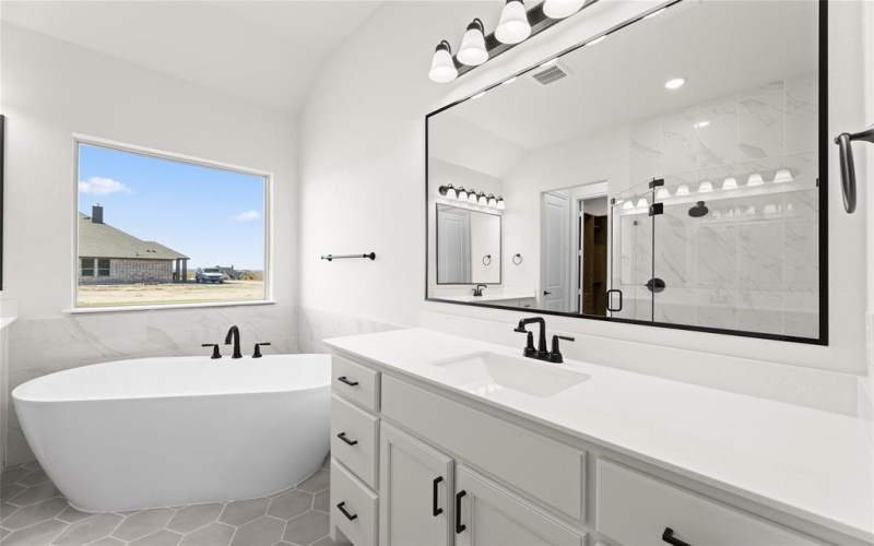 170 Waterview Drive, Gunter, TX 75058, 4 Bedrooms Bedrooms, ,3 BathroomsBathrooms,Residential,For Sale,170 Waterview Drive,20741902