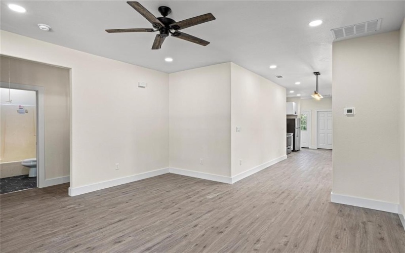 727 W Parnell Street, Denison, TX 75020, 3 Bedrooms Bedrooms, ,2 BathroomsBathrooms,Residential,For Sale,727 W Parnell Street,20744145