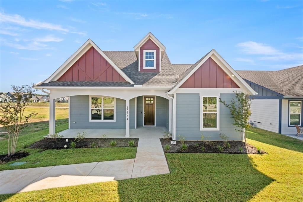 10851 Eva Mae Boulevard, Grand Prairie, TX 76065, 3 Bedrooms Bedrooms, ,2 BathroomsBathrooms,Residential,For Sale,10851 Eva Mae Boulevard,20732324