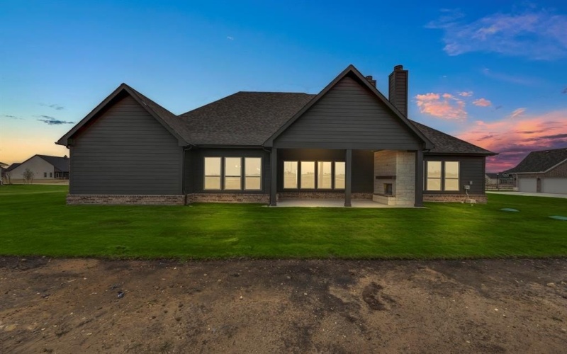 2209 Meteor Drive, Krum, TX 76249, 4 Bedrooms Bedrooms, ,3 BathroomsBathrooms,Residential,For Sale,2209 Meteor Drive,20732595