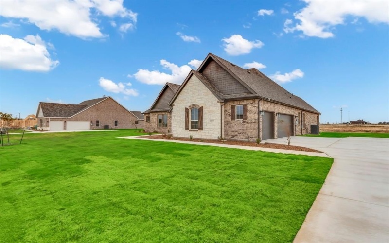 2209 Meteor Drive, Krum, TX 76249, 4 Bedrooms Bedrooms, ,3 BathroomsBathrooms,Residential,For Sale,2209 Meteor Drive,20732595