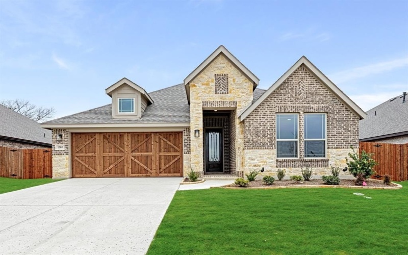 1305 Wrenwood Court, Red Oak, TX 75154, 3 Bedrooms Bedrooms, ,2 BathroomsBathrooms,Residential,For Sale,1305 Wrenwood Court,20732637