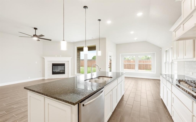 1305 Wrenwood Court, Red Oak, TX 75154, 3 Bedrooms Bedrooms, ,2 BathroomsBathrooms,Residential,For Sale,1305 Wrenwood Court,20732637