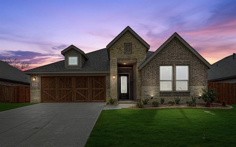1305 Wrenwood Court, Red Oak, TX 75154, 3 Bedrooms Bedrooms, ,2 BathroomsBathrooms,Residential,For Sale,1305 Wrenwood Court,20732637