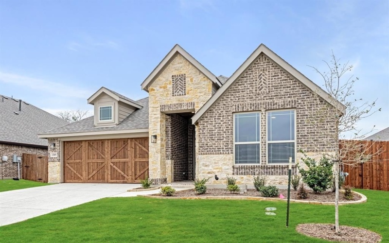 1305 Wrenwood Court, Red Oak, TX 75154, 3 Bedrooms Bedrooms, ,2 BathroomsBathrooms,Residential,For Sale,1305 Wrenwood Court,20732637