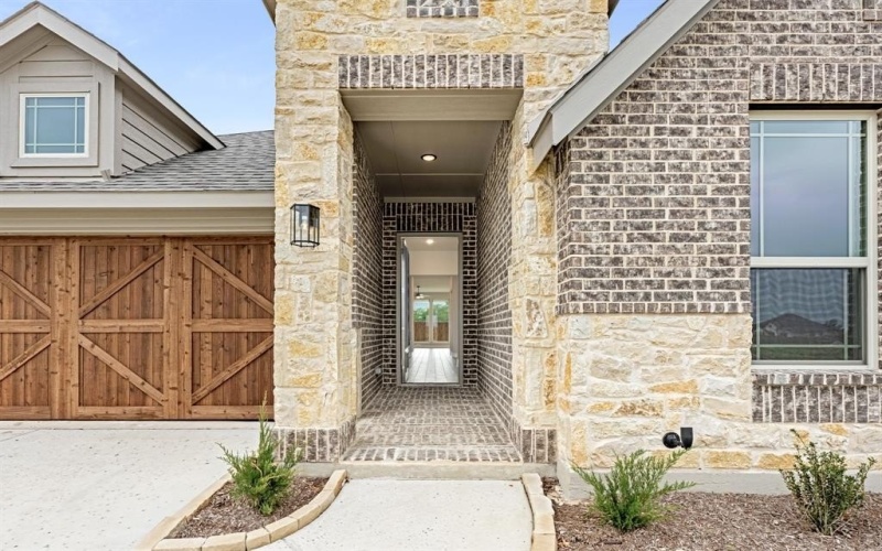 1305 Wrenwood Court, Red Oak, TX 75154, 3 Bedrooms Bedrooms, ,2 BathroomsBathrooms,Residential,For Sale,1305 Wrenwood Court,20732637